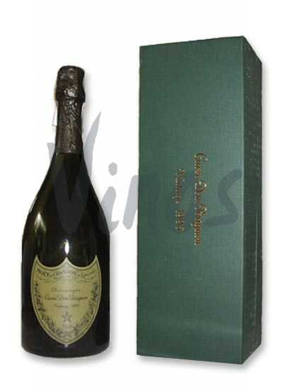 Шампанское Dom Perignon 1996 - Названное в честь предполагаемого изобретателя шампанского Дом Периньона и выдерживается минимум 5 - 6 лет. В результате столь длительной выдержки в вине образуются сложнейшие третичные ароматы, которые и формируют будущий букет.
В зависимости от винтажа шампанское может изменяться, но стиль всегда остается неизменным. 