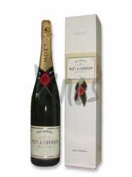  Moet&Chandon Brut Imperial -  .

            ,       Moet     ,    . 
             : ,   2      Moet&Chandon Brut Imperial.
